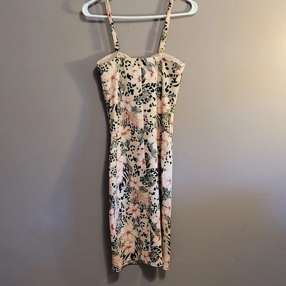 D26 NOBO  WOMENS FLOWERED DRESS SIZE SMALL (3-6) - Picture 4 of 4